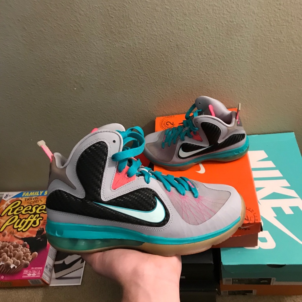LeBron 9 South Beach size 6Y